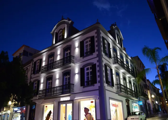 Edificio Charles 301 Apartment